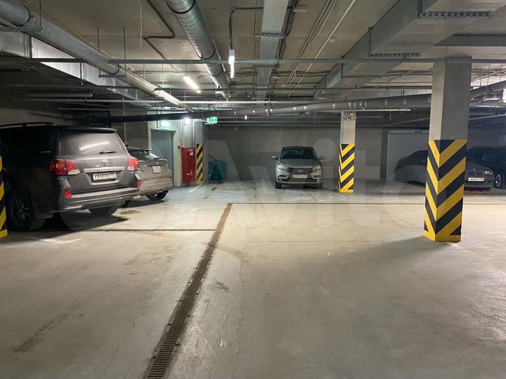 Машиноместо, 13 м²