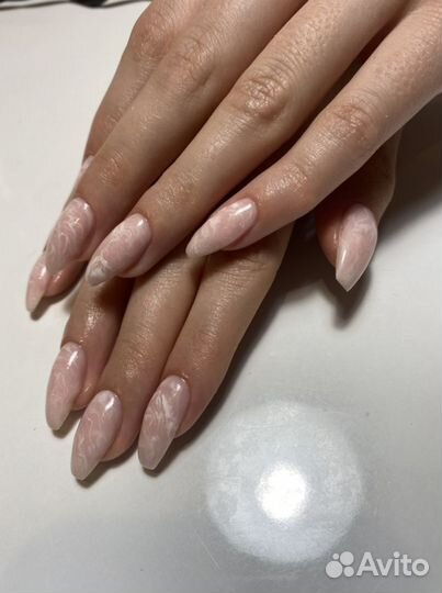 Маникюр с покрытием гель-лаком