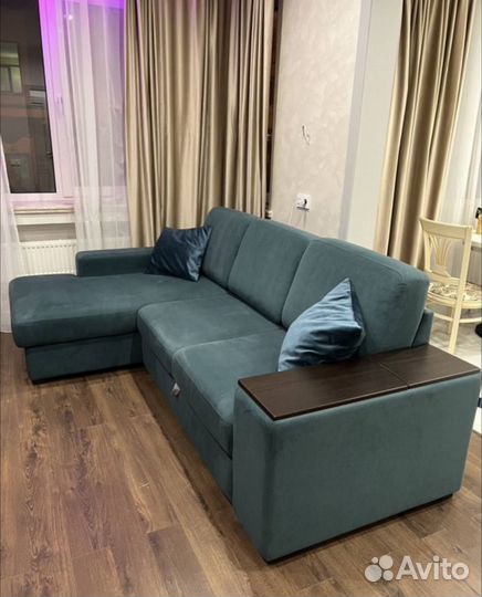 Угловой Диван зеленый Б/У