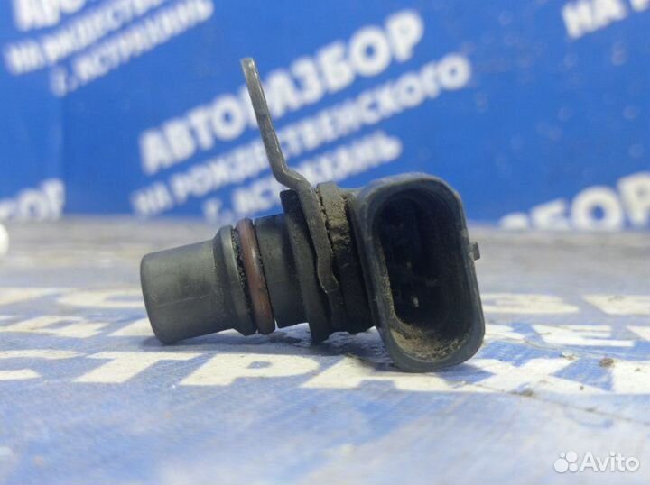 Датчик положения распредвала Toyota Yaris хэтчбек