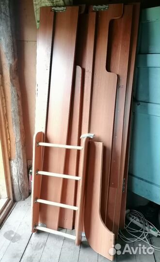 Двухъярусная кровать