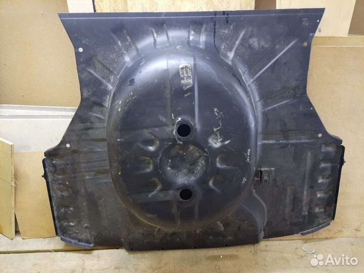 Ниша запасного колеса