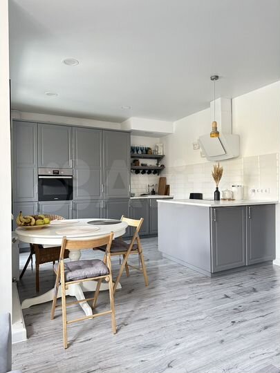 3-к. квартира, 89,6 м², 1/3 эт.