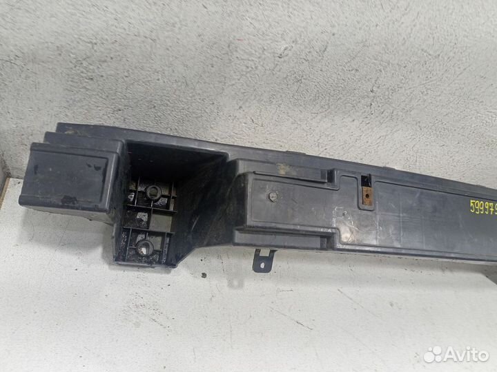 Усилитель переднего бампера