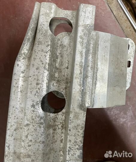 Усилитель бампер на audi Q7