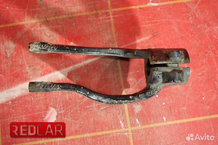 Кронштейн амортизатора прав BMW X6 E71