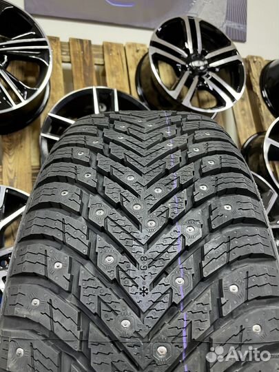 Nokian Tyres Hakkapeliitta 10p SUV 215/70 R16 100T
