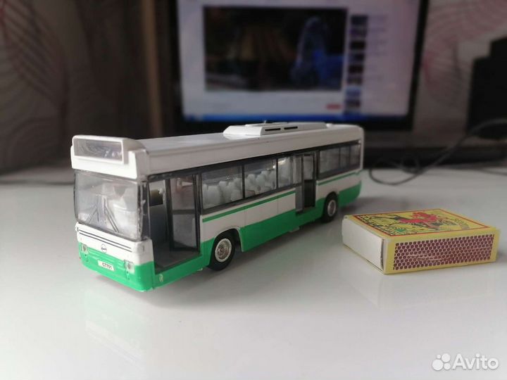 Игрушка автобус