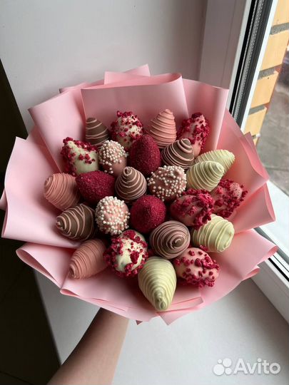 Букет из клубники в шоколаде (25 ягод)