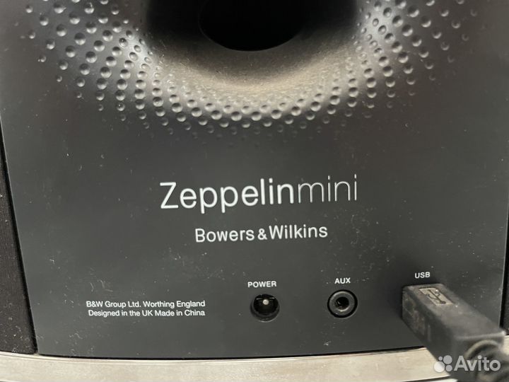 Bowers & Wilkins Zeppelin Mini