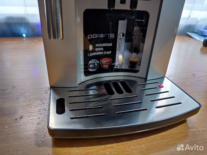 Автоматическая кофемашина polaris