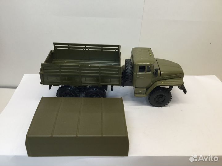 Модель Урал 4320. Русская коллекция