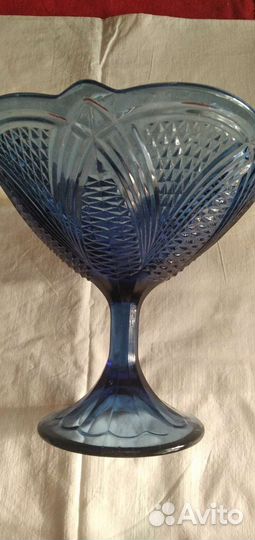 Ваза для фруктов на ножке цветное стекло СССР