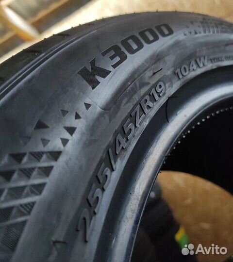 Kapsen Rassurer K3000 255/45 R19 104W