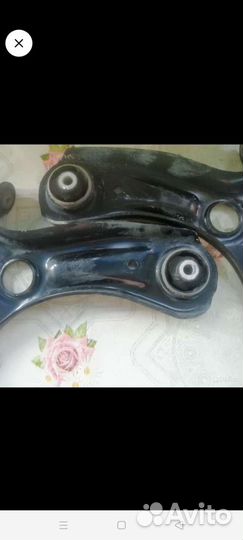 Нижний рычаг VAG 6R0407152