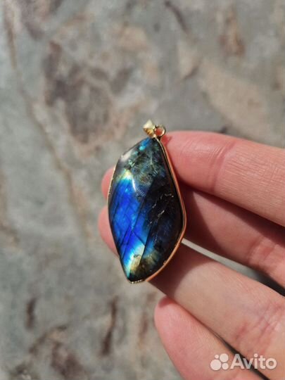 Кулон с лабрадоритом