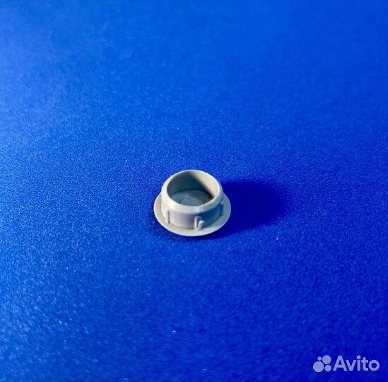 Заглушка круглая св.серая d16 пластиковая (для п