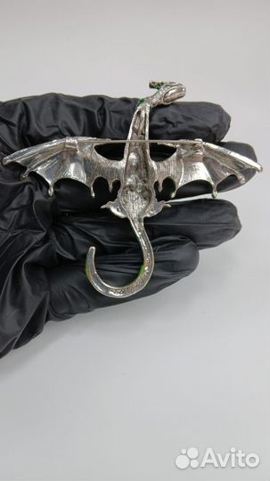 Брошь зеленый дракон с кристаллами