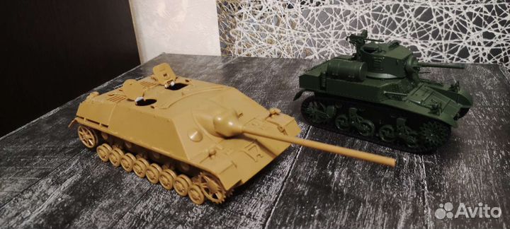 Сборные модели JagdPanzer IV и M1A1 Stuart