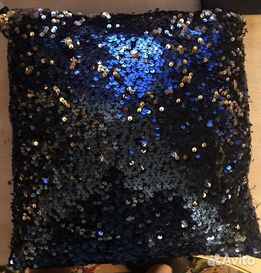 Подушка и игрушка из пайеток