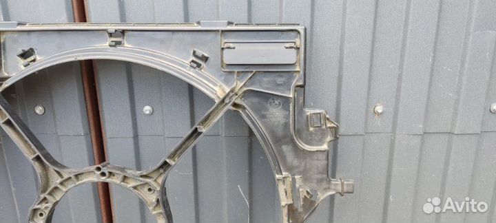 Диффузор вентилятора охлаждения Bmw X6 E71