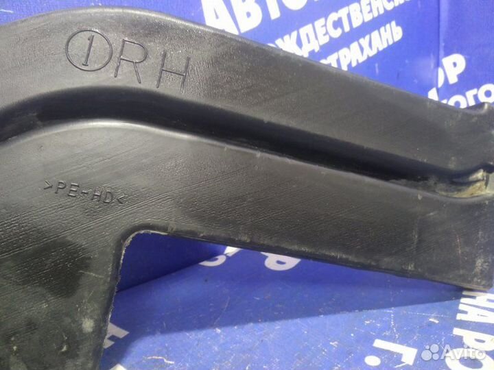 Воздуховод Toyota Verso минивен 2ZR-FE 2009