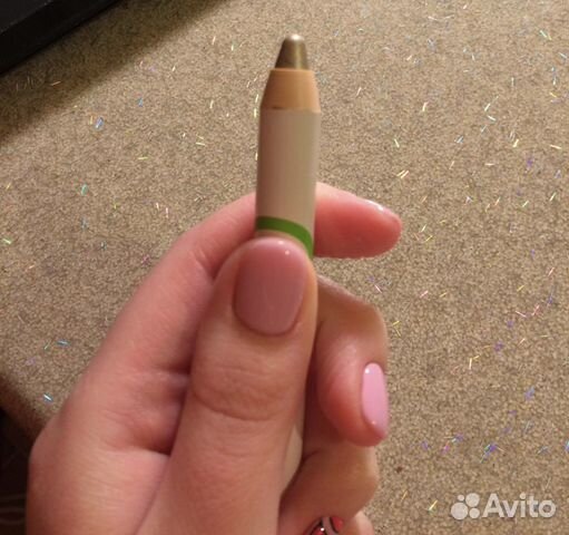 Тени-карандаш для век