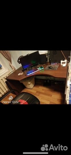 Компьютерный стол