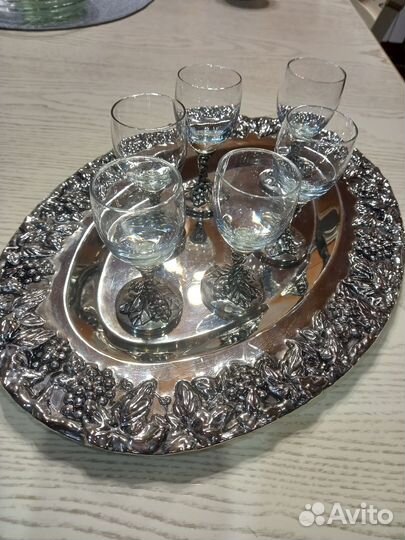 Рюмки на подносе rosrnberg