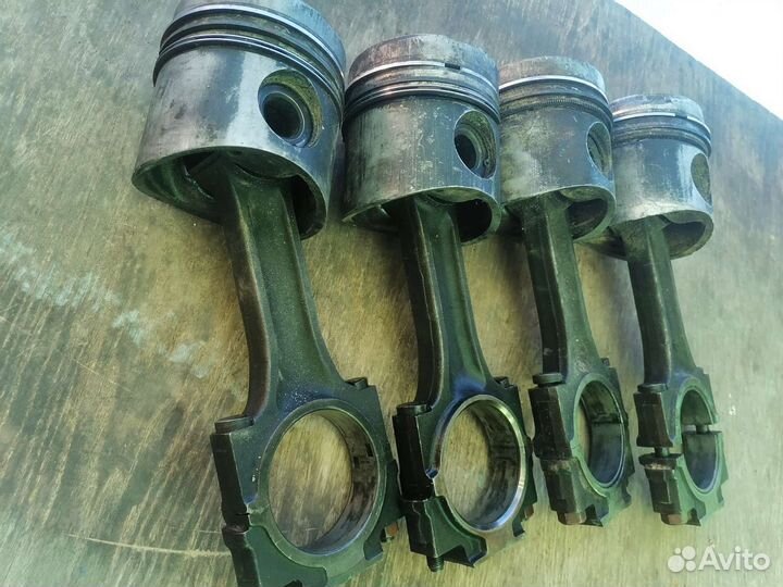 Поршень с шатуном камаз