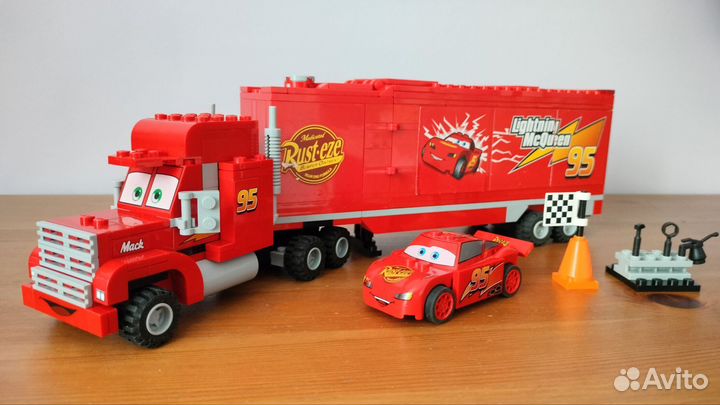8486 - Mack's Team Truck