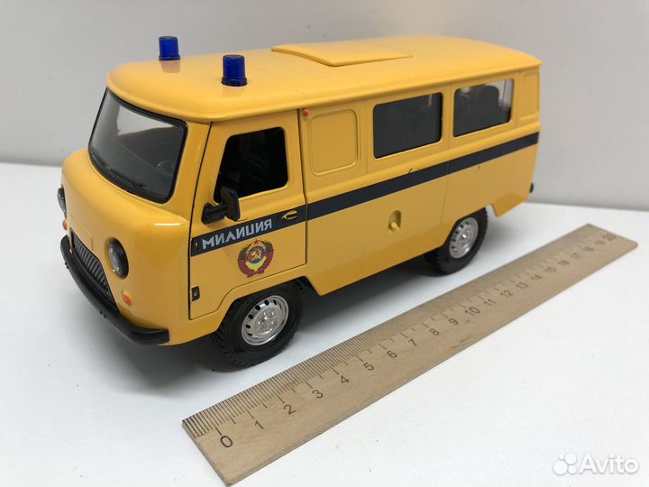 Модель автомобиля Буханка милиция