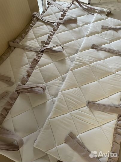 Мягкие бортики в кроватку круглую и овальную