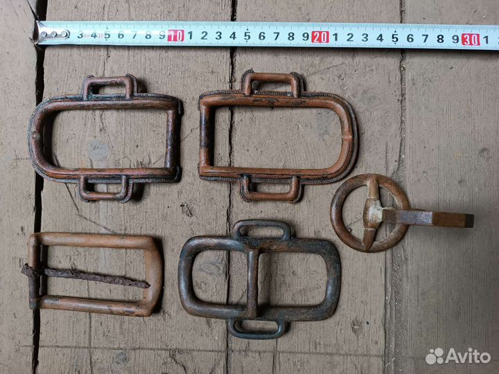 Пряжки от конской упряжи