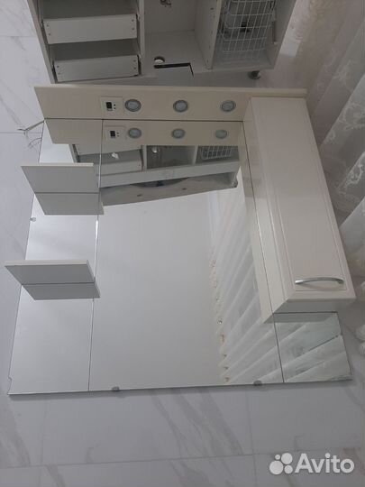 Раковина с тумбой