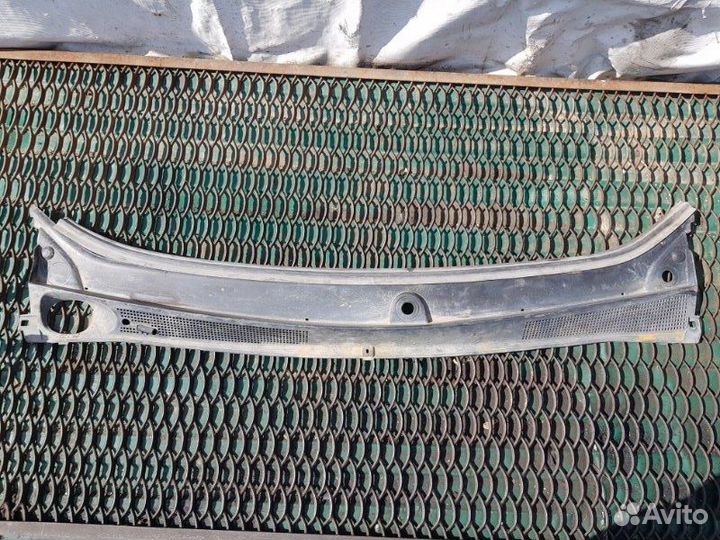 Решетка стеклоочистителя (жабо) Renault Logan L8