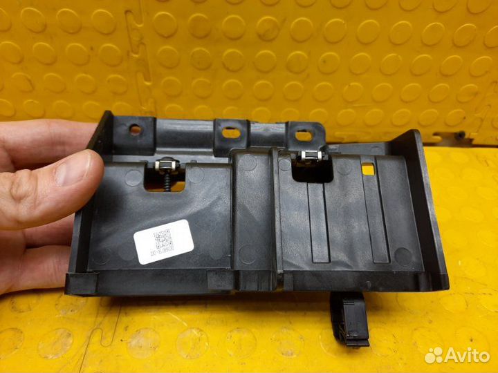 Кронштейн Renault Duster K9KR858D165990 2021