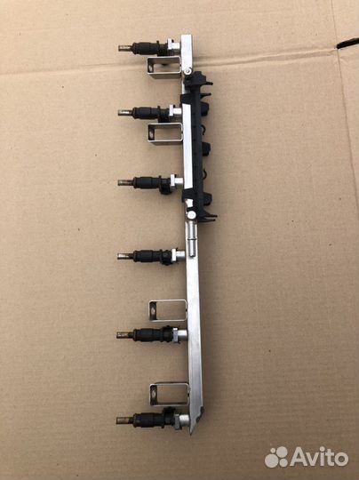 Топливная рампа с форсунками BMW N52