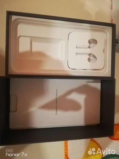 Коробка от iPhone 8 plus