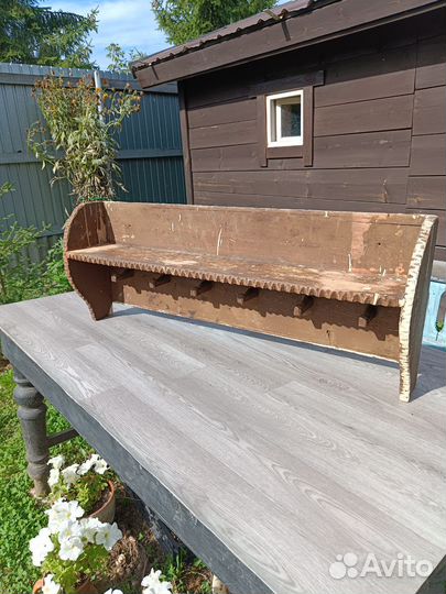 Вешалка с полкой