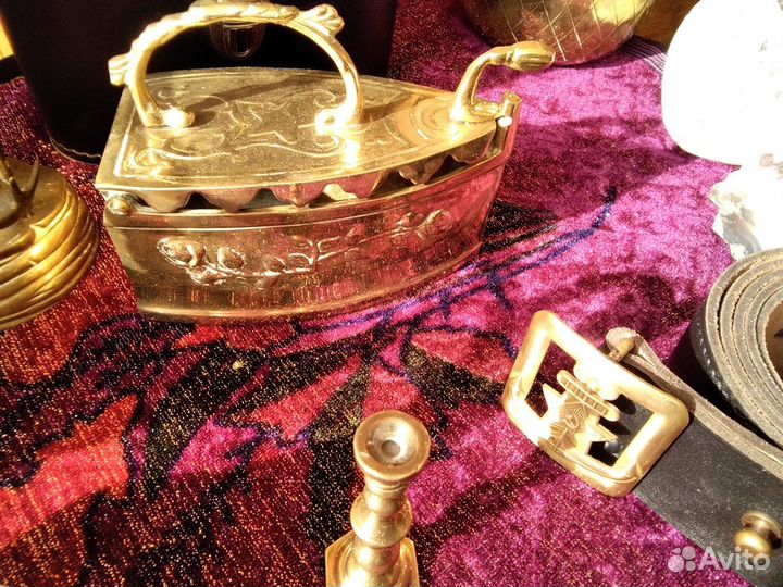 Утюг латунный декоративный.Винтаж