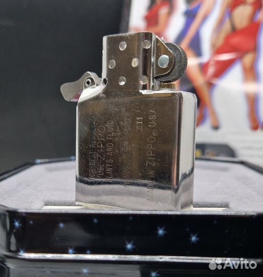 Zippo C.O.T.Y 1996 Pin-up