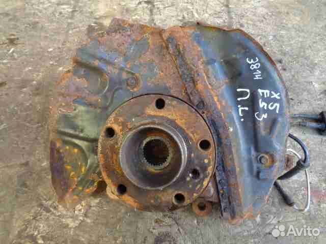 Кулак поворотный левый BMW X5 E53