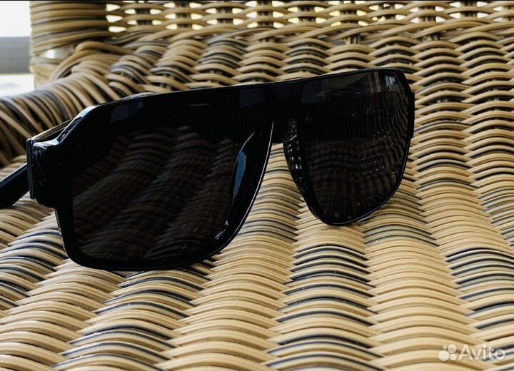 Солнцезащитные очки мужские hugo boss