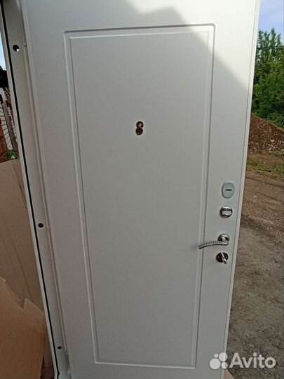 Дверь входная металлическая новая