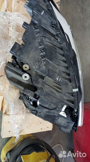 Фара левая Mercedes W223