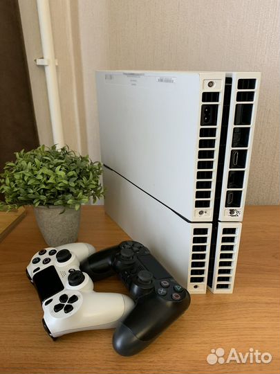 Sony PS4 Fat 500GB Белая Два джойстика