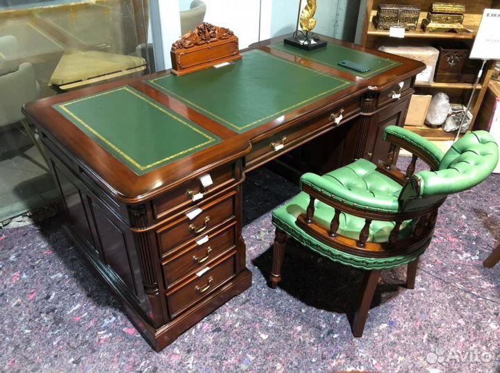 Стол письменный в кабинет