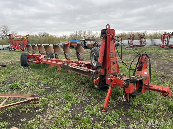 Плуг оборотный 8 корпусов