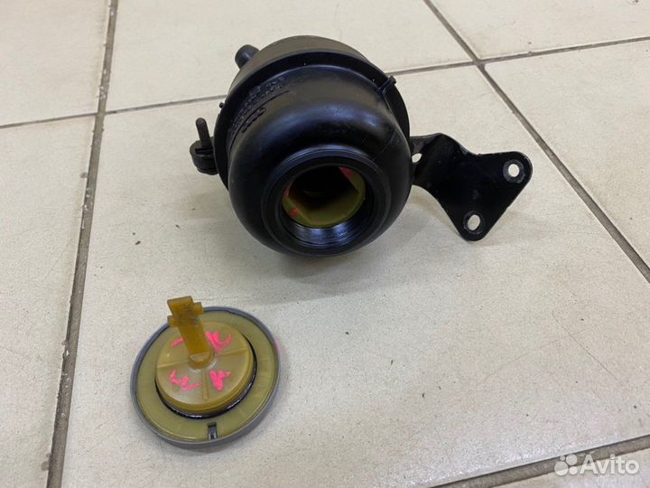 Бачок гур бу Audi A5 8T 2008